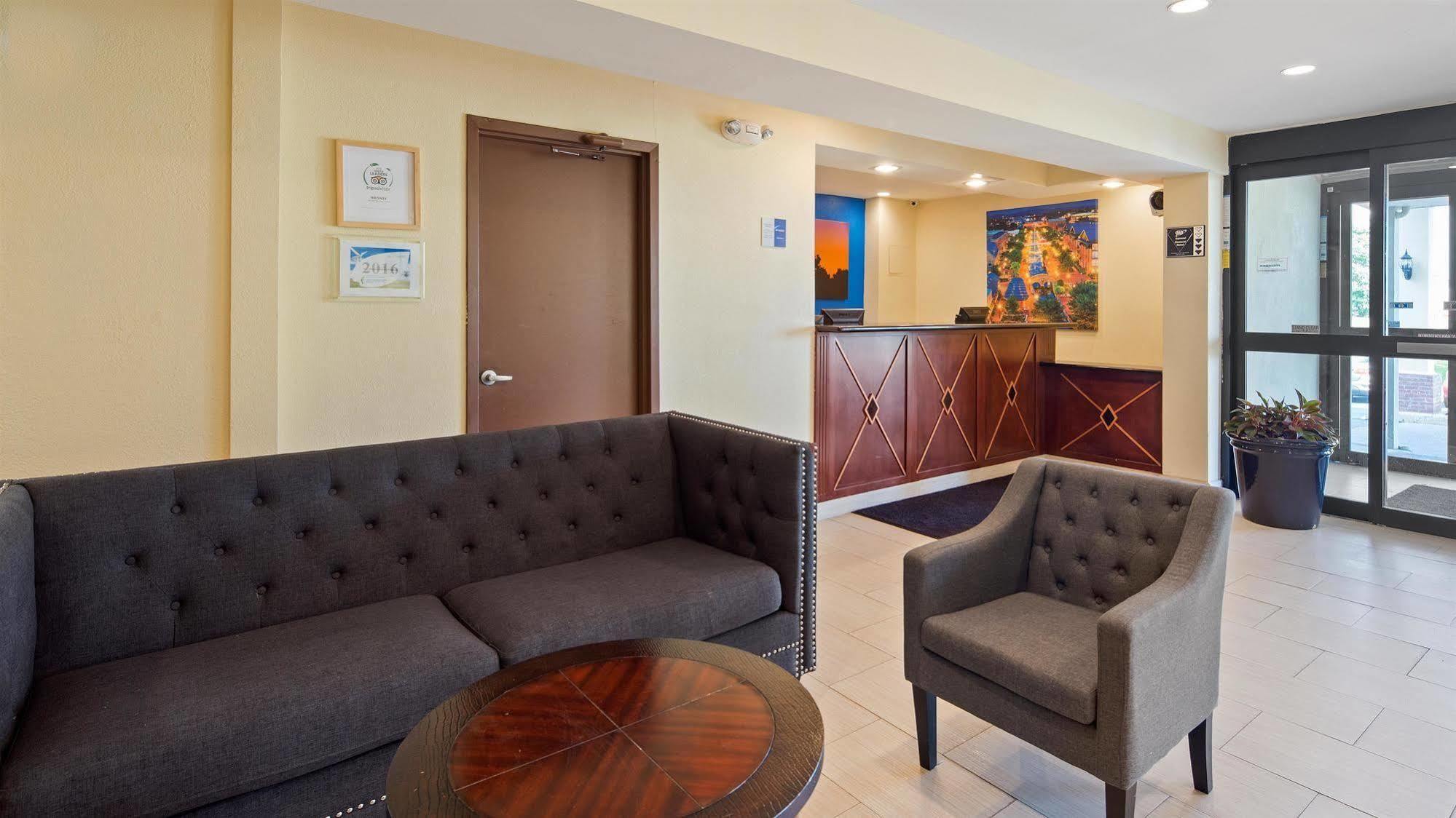 Best Western Historic Фредерик Екстериор снимка