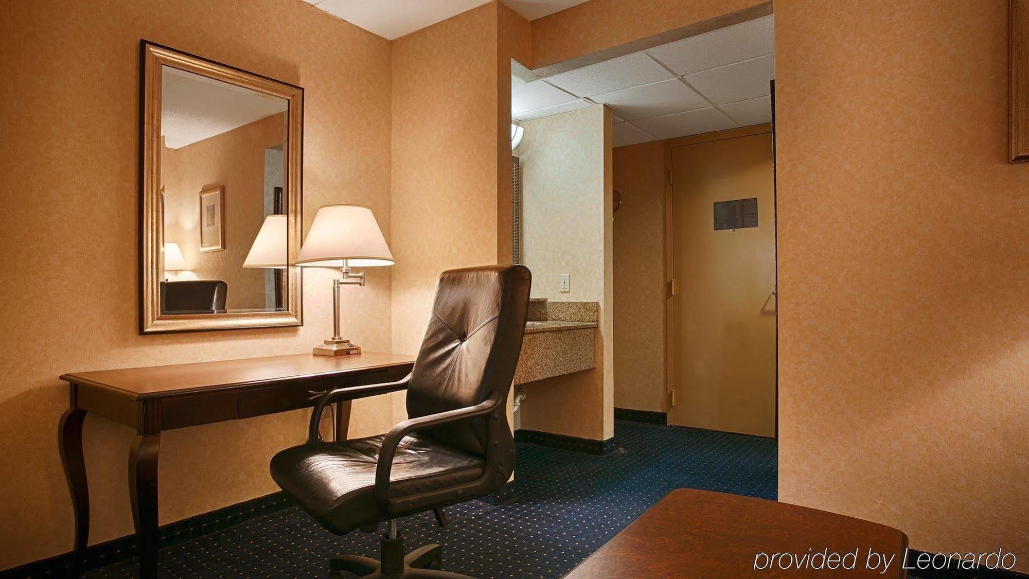 Best Western Historic Фредерик Екстериор снимка